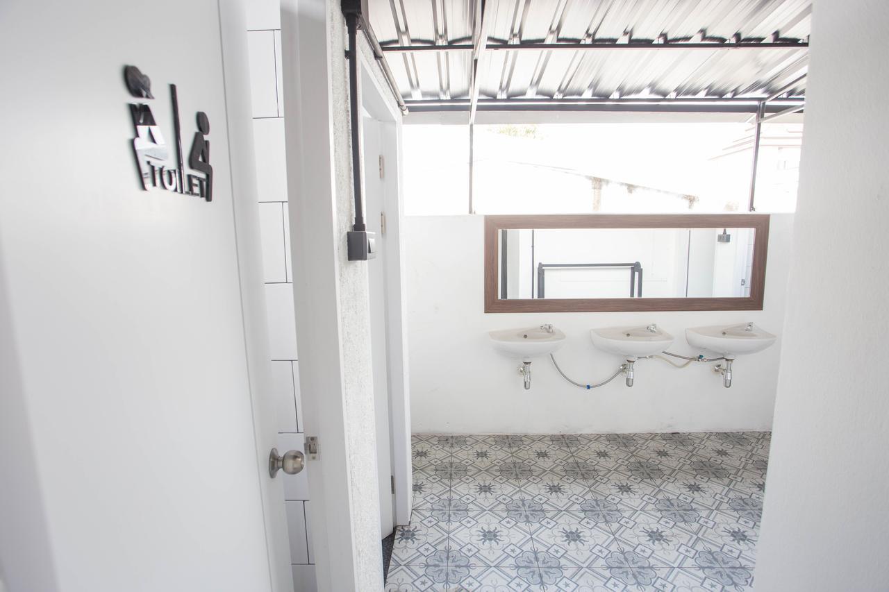 Sleep With You - Hatch Co-Living And Co-Working Space 치앙마이 외부 사진